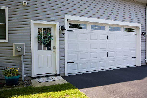 24/7 Emergency Garage Door Panel Replacement experts in Todd County County, KY